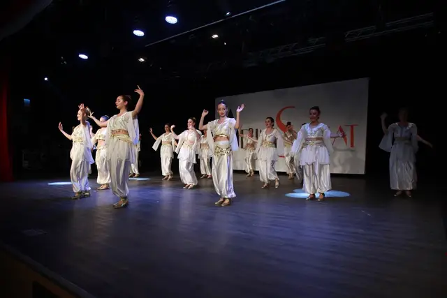 Adım Sanat 2024 Yıl Sonu Gösterisi – Çiftetelli – fotoğraf 62