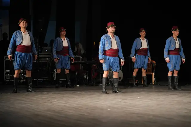 Adım Sanat 2024 Yıl Sonu Gösterisi – İzmir – fotoğraf 1