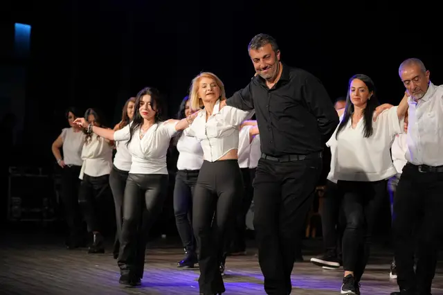 Adım Sanat 2024 Yıl Sonu Gösterisi – Sirtaki – fotoğraf 1