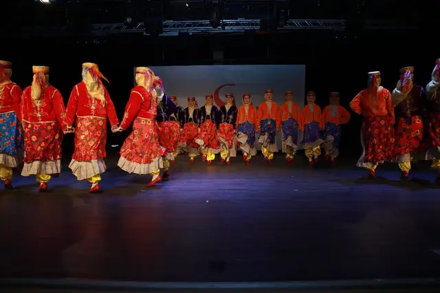 Adım Sanat 2024 Yıl Sonu Gösterisi – Van Kız – fotoğraf 28