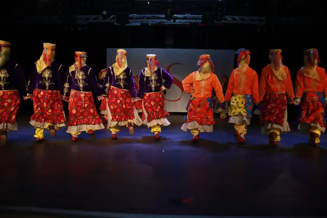 Adım Sanat 2024 Yıl Sonu Gösterisi – Van Kız – fotoğraf 31