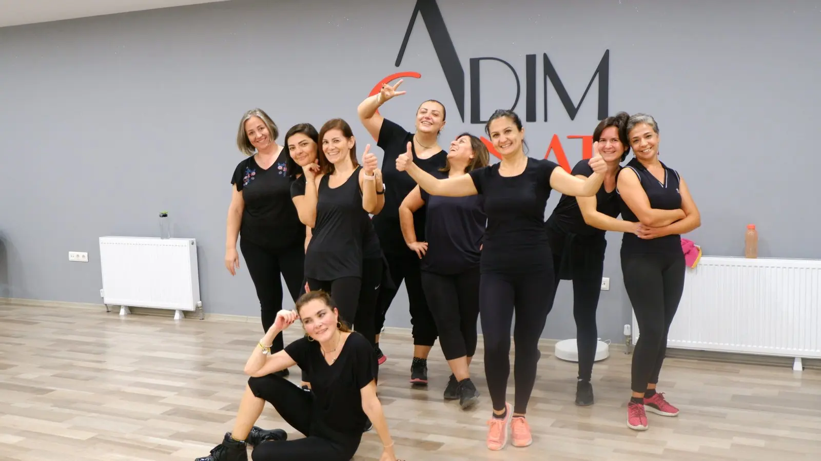 Adım Sanat Mat Pilates öğrencileri yıl sonu gösterisinde